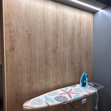 Delux 102 Апартаменты Тирана