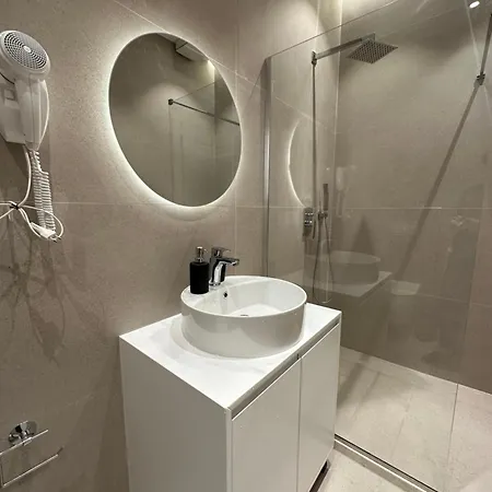 Delux 102 Apartment *